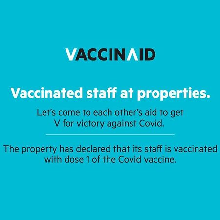 Vaccinated Staff- Oyo Townhouse 105 Khar West Station Hotel Mumbai Exterior photo