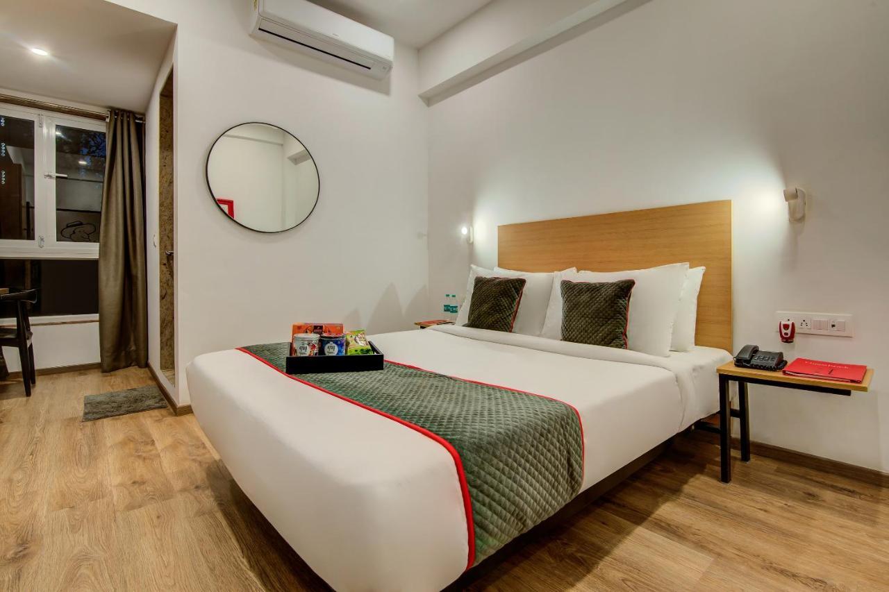 Vaccinated Staff- Oyo Townhouse 105 Khar West Station Hotel Mumbai Exterior photo